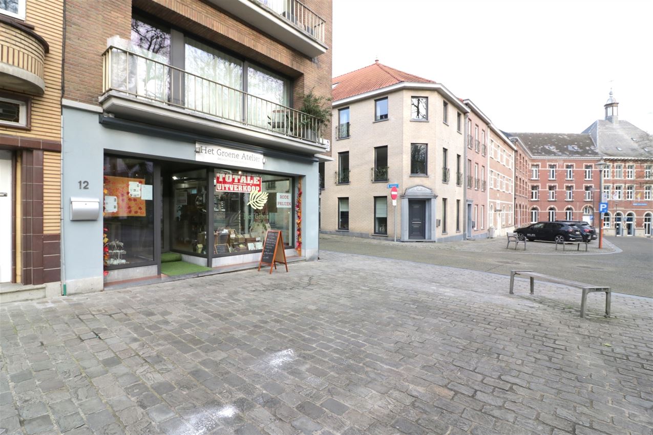 handelszaak met hoge zichtbaarheid en mooie etalage  foto 28