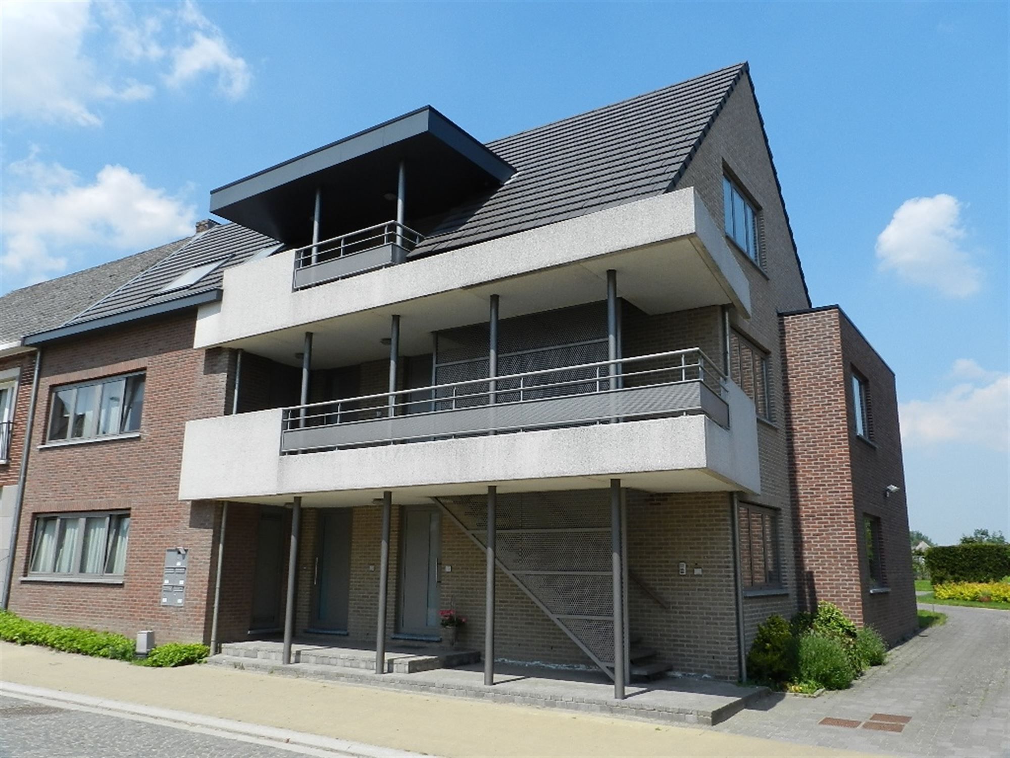 Zeer interessant gelegen gelijkvloers appartement op wandelafstand van centrum. foto 1