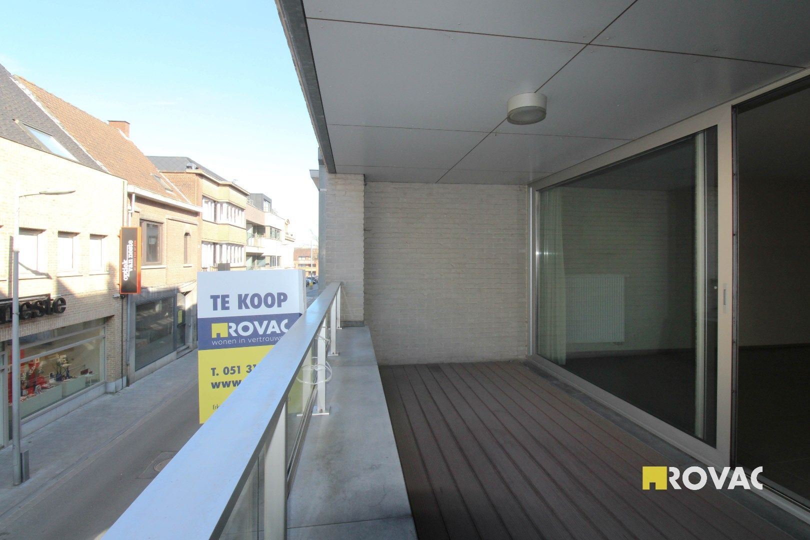 Centraal gelegen appartement op de 1ste verdieping met 2 grote terrassen! foto 6