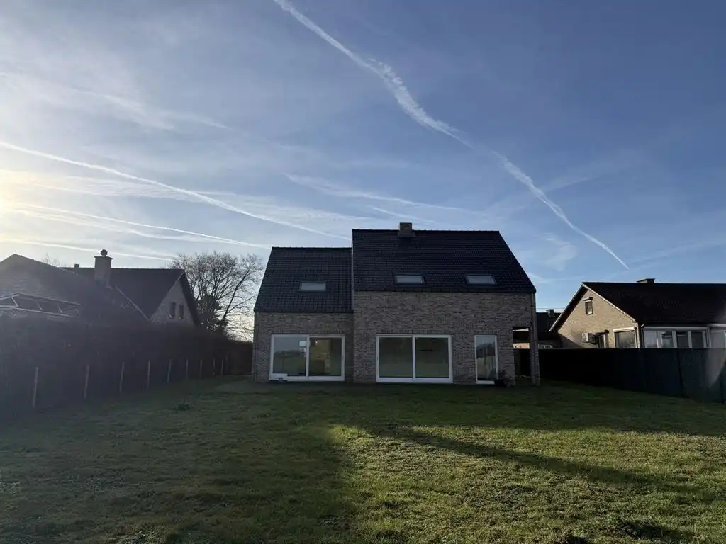 Landelijke vrijstaande woning met tuin foto 6