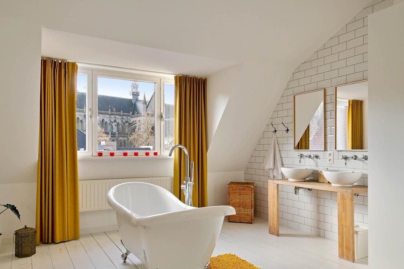 karaktervol herenhuis in het stadscentrum met ruim zonnig terras.  foto 18