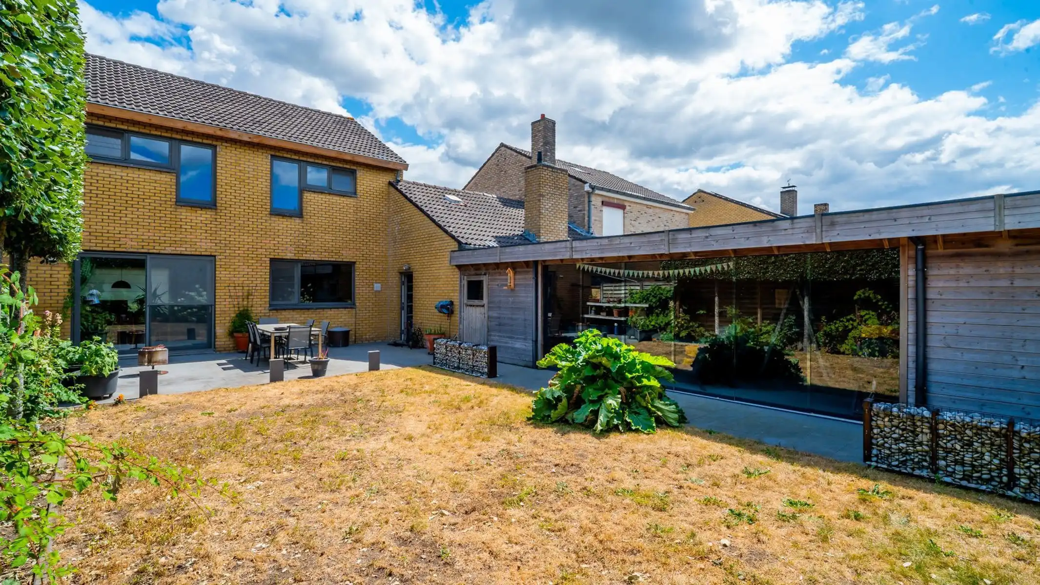 Goed onderhouden gezinswoning op een rustige ligging met zonnig terras en tuin foto 23