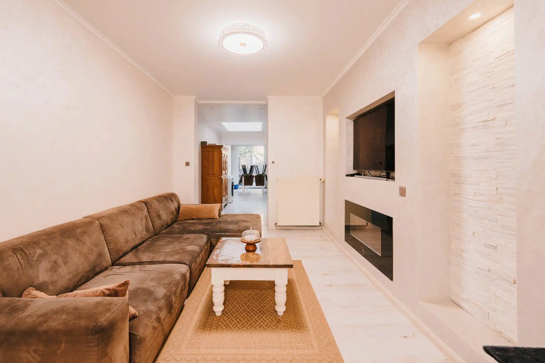 Verrassend ruime woning met sfeervolle leefruimte foto 4