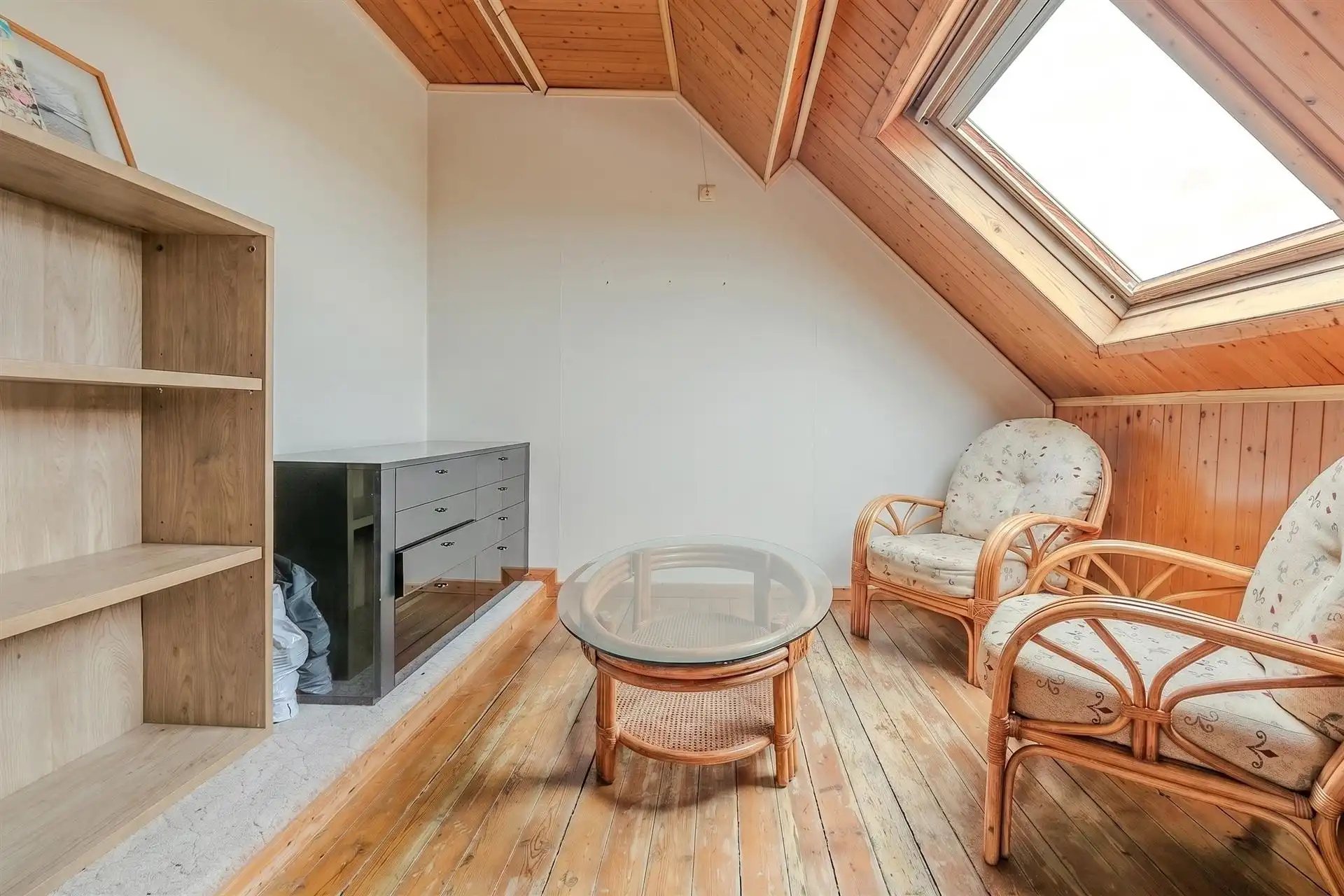 Landelijk gelegen woning op ruim perceel nabij de kust. foto 9