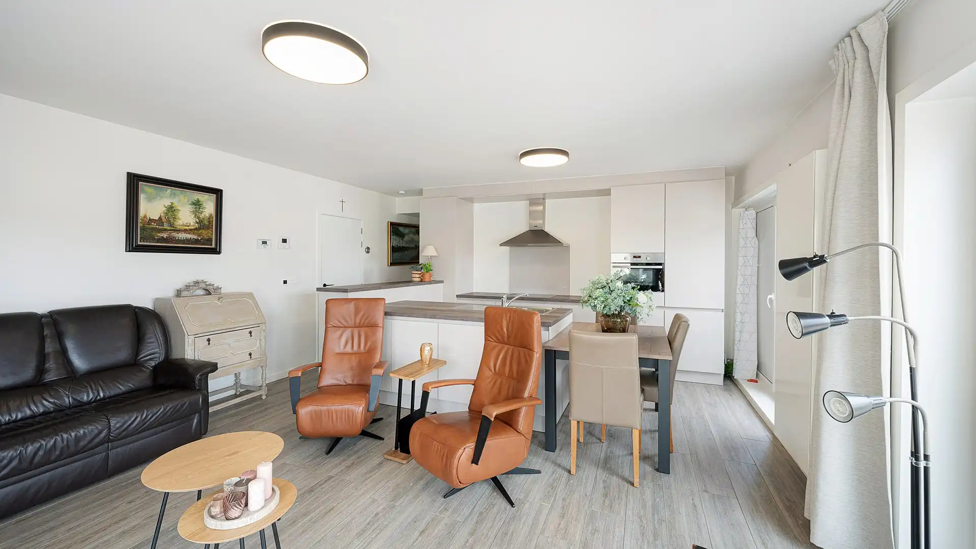 Gerenoveerd appartement met twee kamers en open zichten te Heist foto 6
