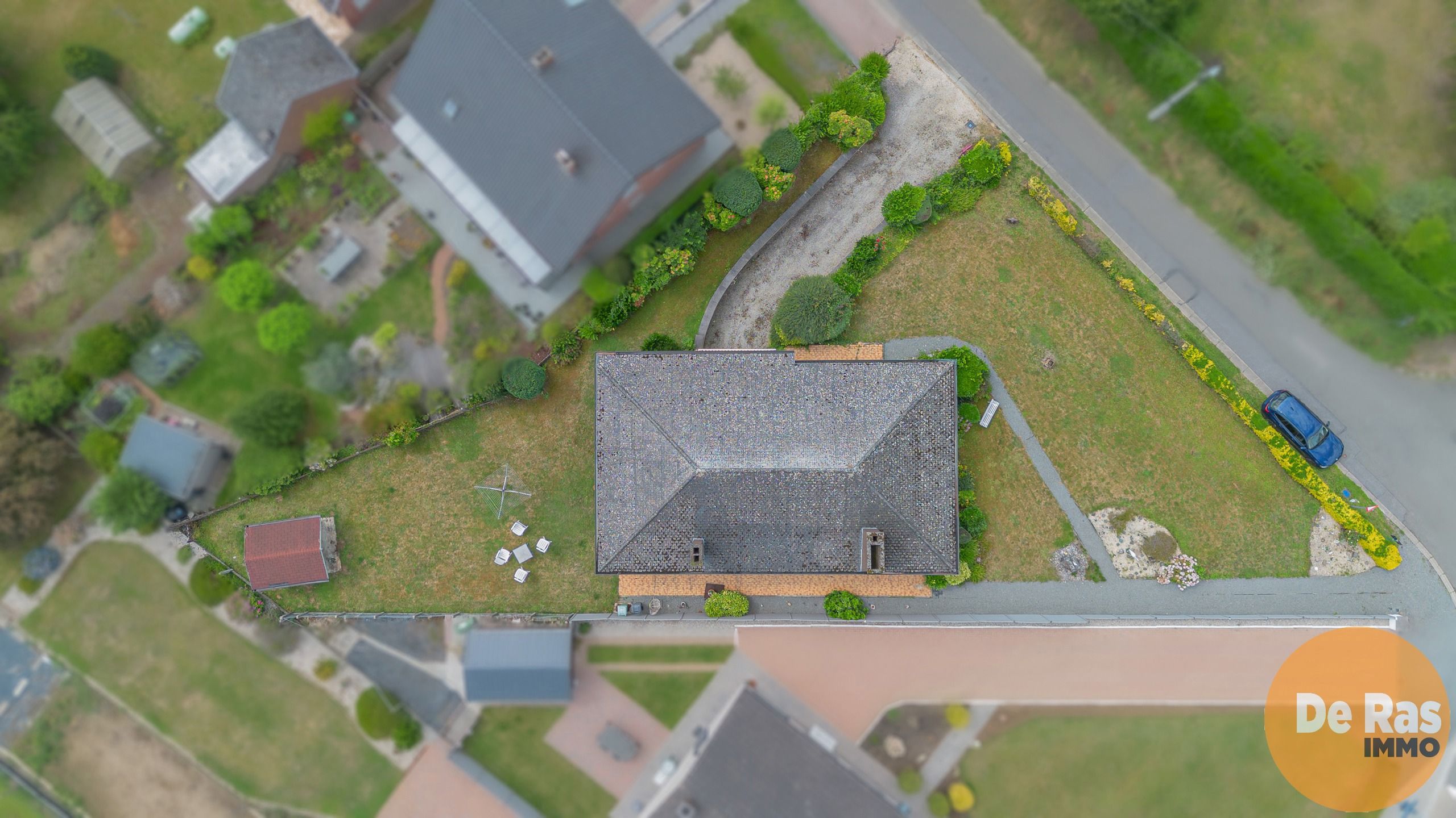 MOERBEKE - Goed onderhouden 4-gevelwoning nabij het station foto 6