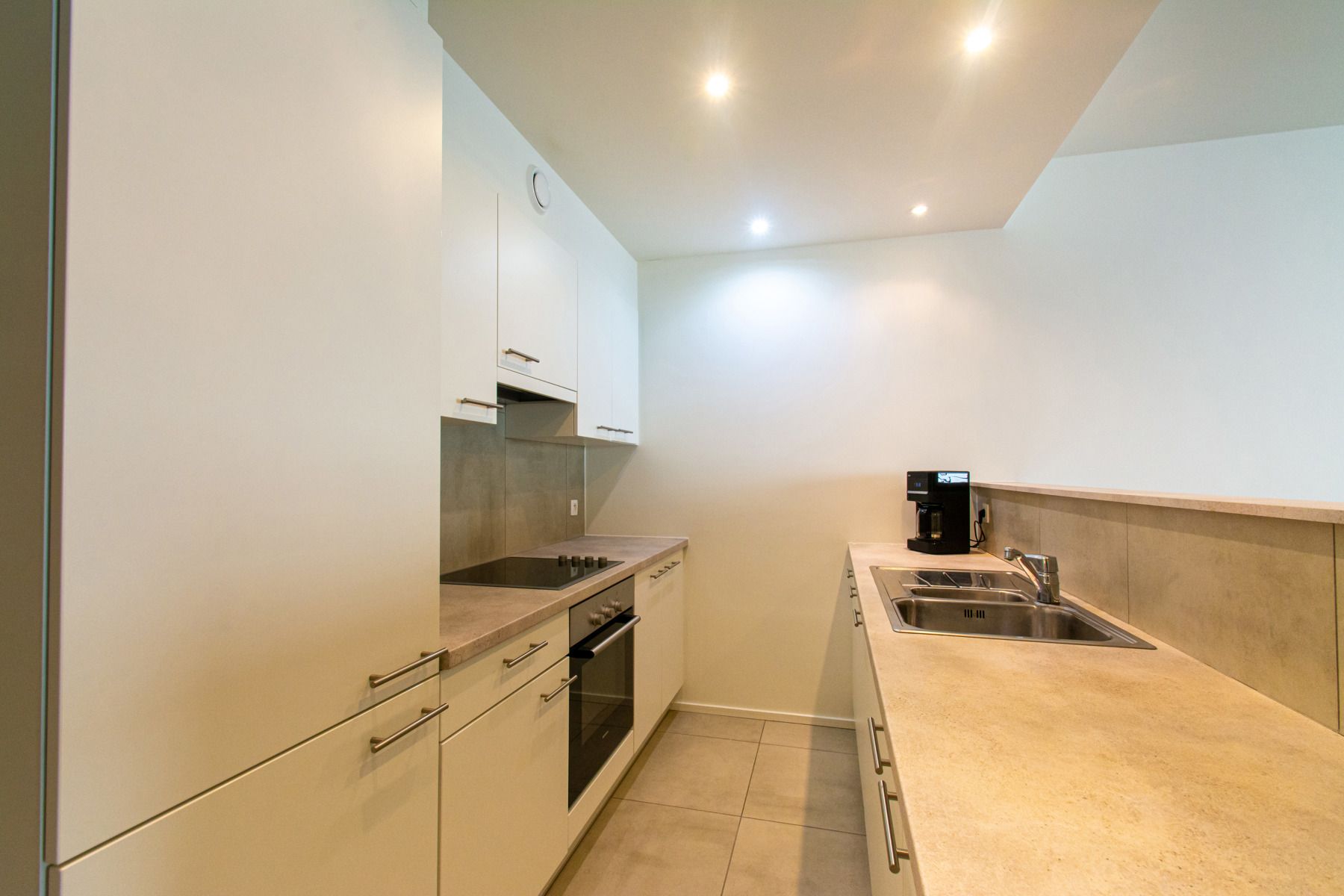 LICHTRIJK - Gemeubeld appartement met 2 slaapkamers (NAVO) foto 4