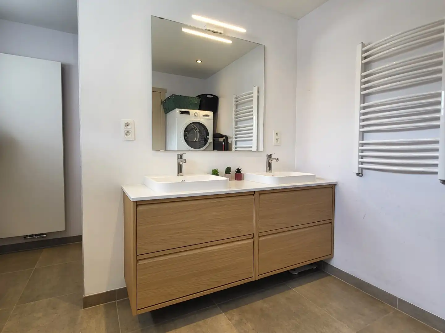 Gerenoveerde woning met garage en zonnige tuin in landelijke omgeving. Topper! foto 26