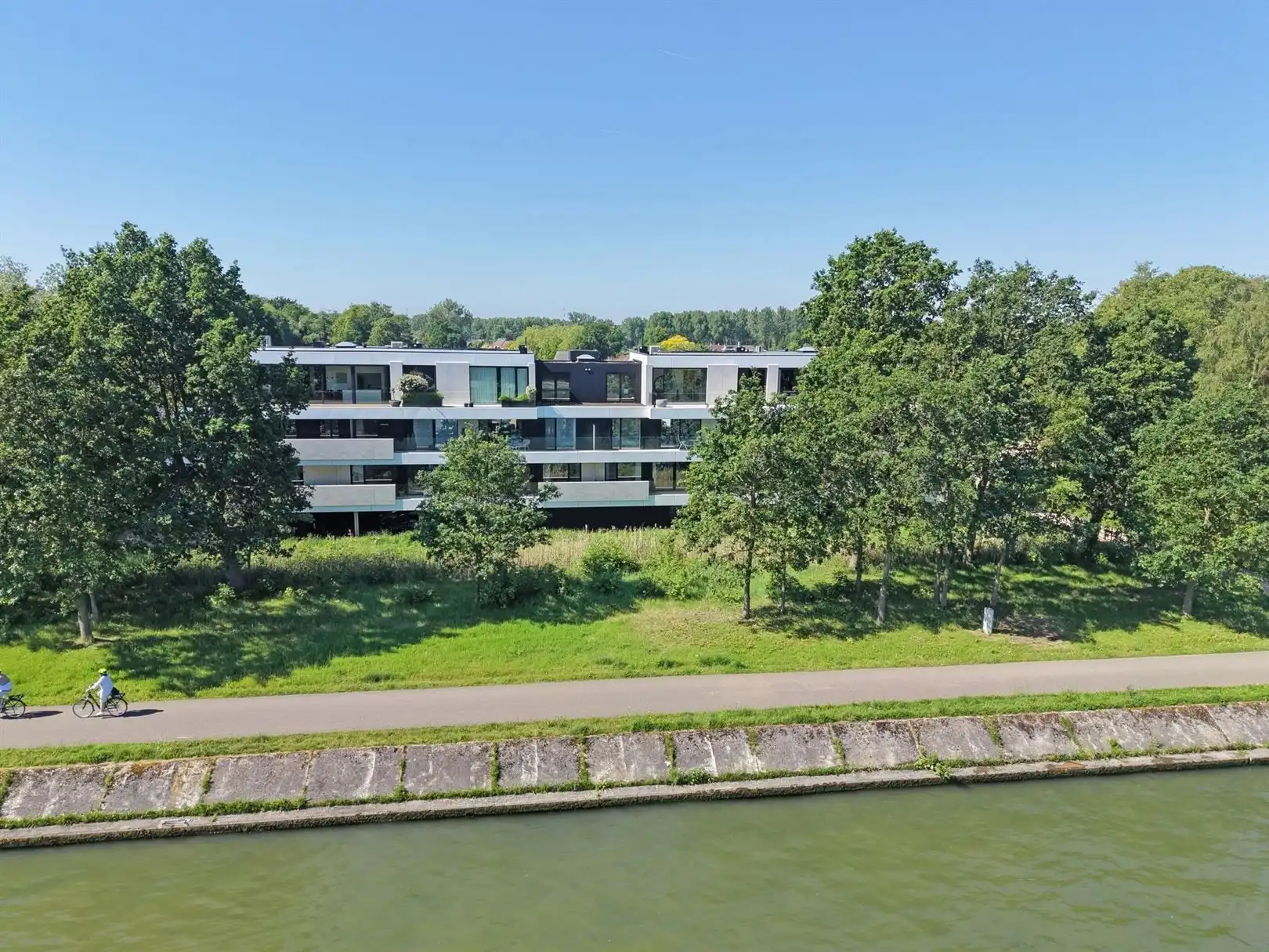 Lichtrijk appartement met uitzonderlijk zicht foto 4