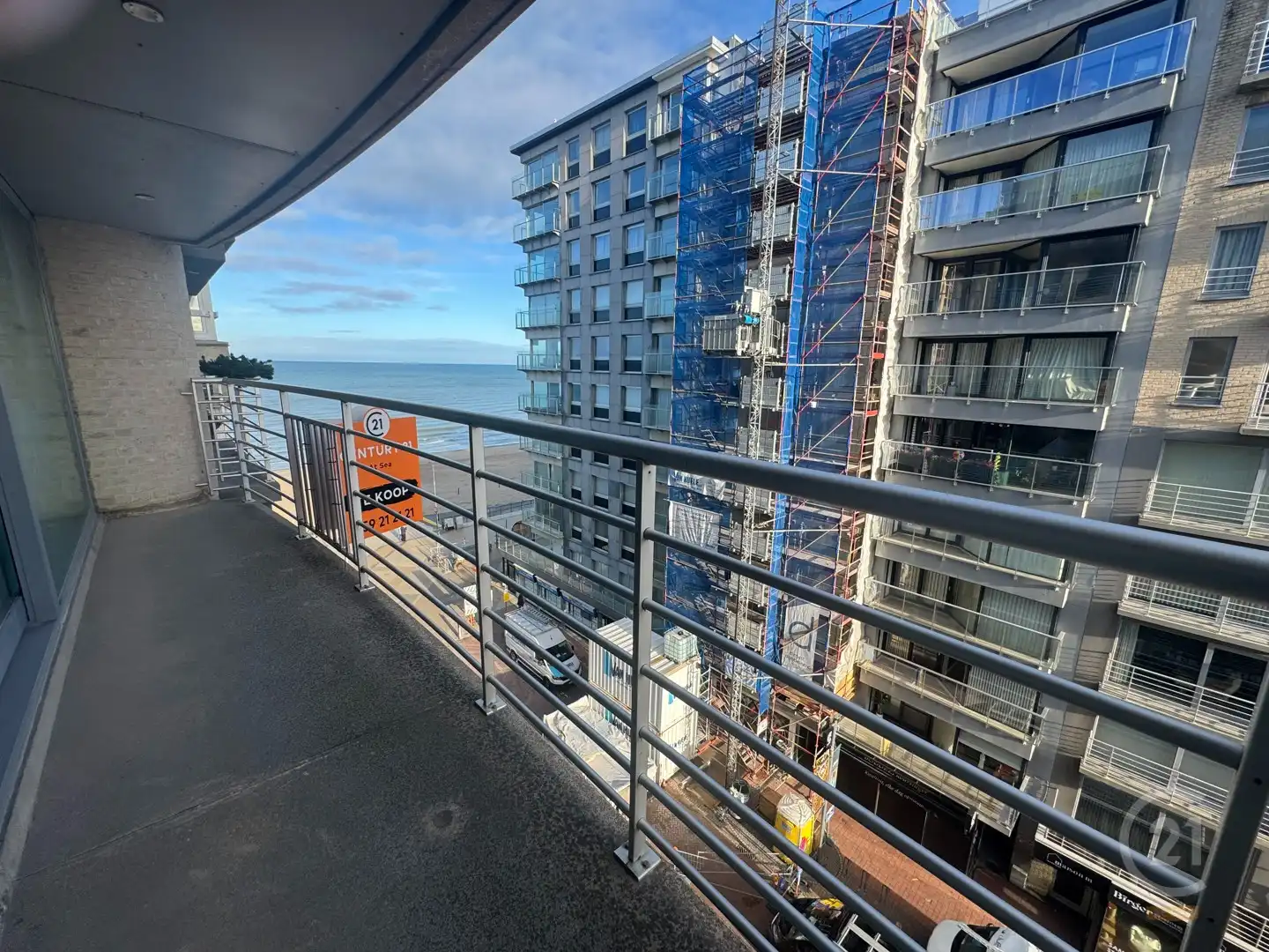 Aangenaam appartement met zijdelings zeezicht én ruim terras in Middelkerke foto {{pictureIndex}}