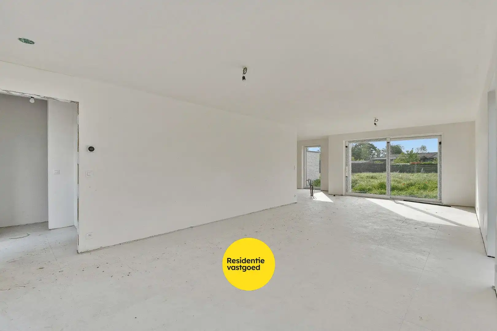 Gezinswoning met drie slaapkamers op goeie locatie foto 10