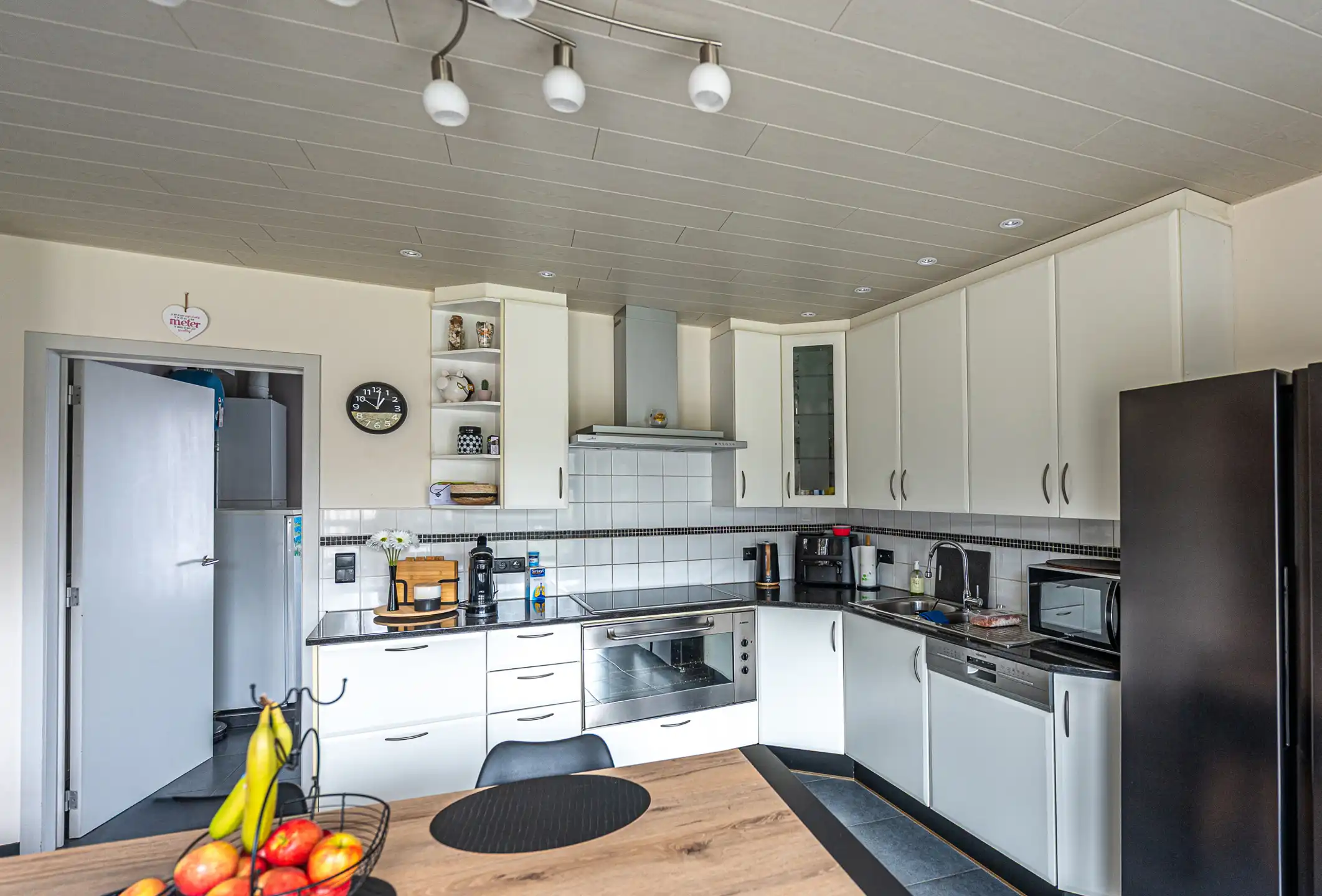 Instapklare woning met 3 slpk, terras en tuintje foto 19