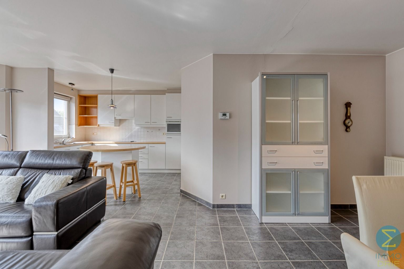 Ruim 2-slaapkamerappartement met balkon, garage én kelder  foto 6