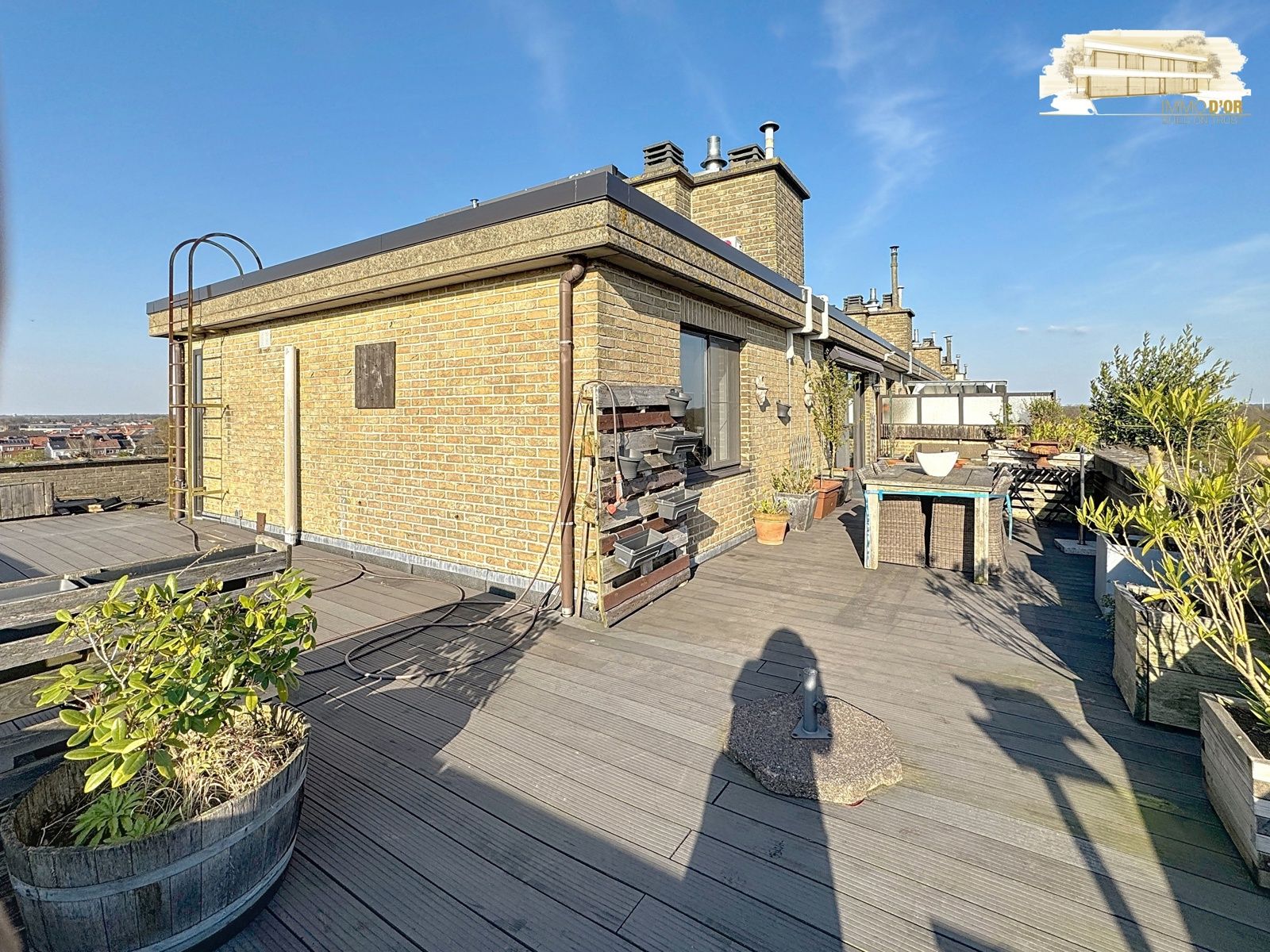 Prachtig dakappartement met een zeer groot Zuid en W-terras  foto 22