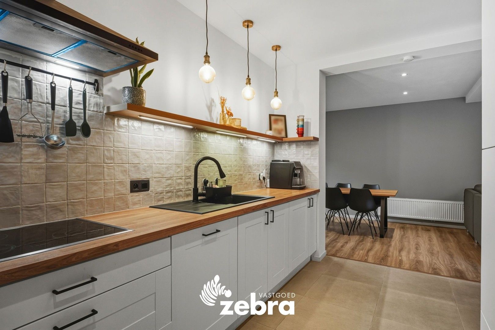 Instapklare gerenoveerde woning met tuin en dakterras te centrum Moorsele! foto 10