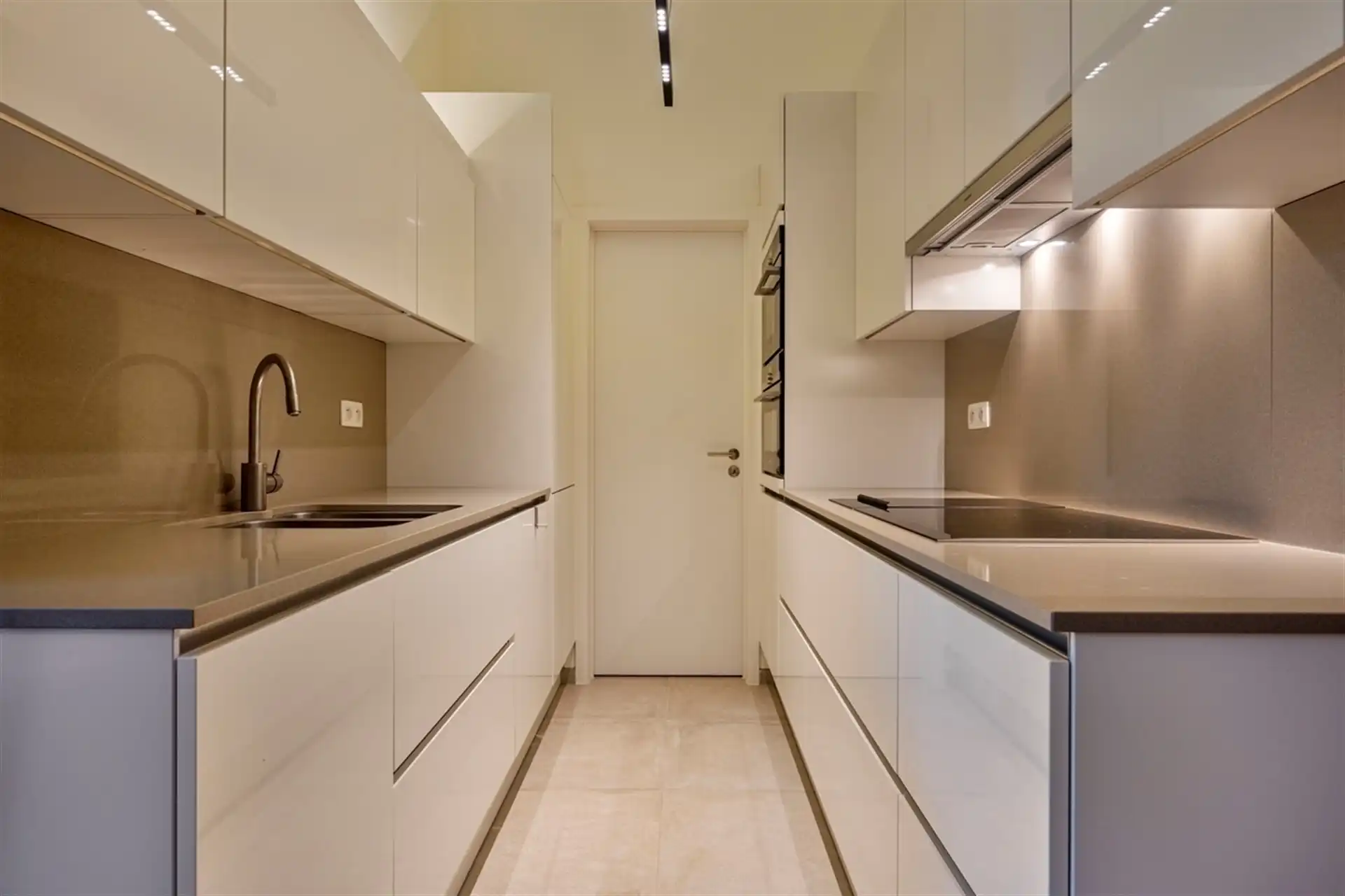 Prachtig eigentijds appartement met een historisch accent  foto 7