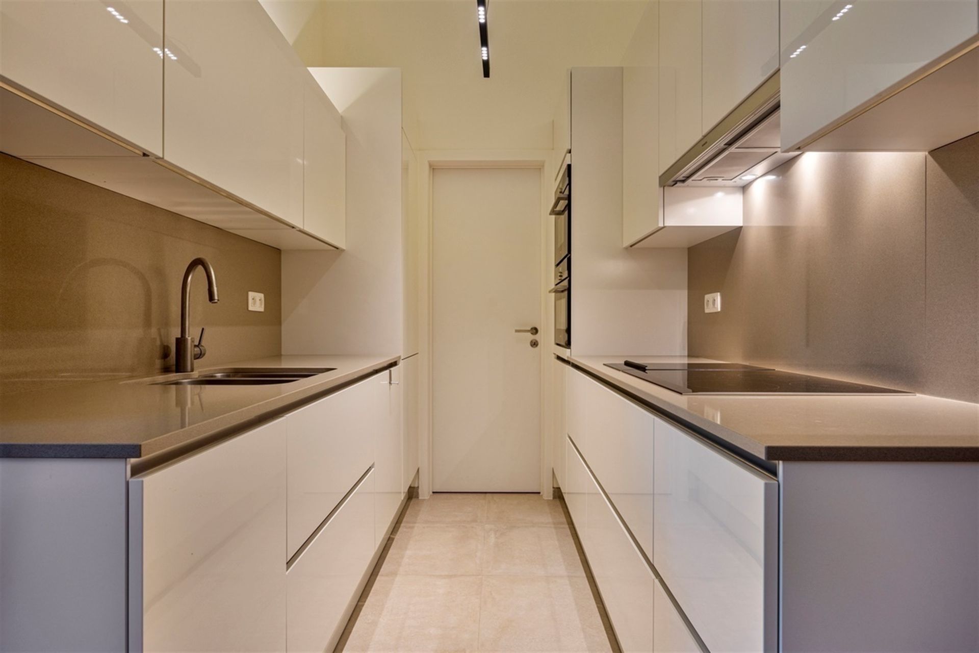 Prachtig eigentijds appartement met een historisch accent  foto 7