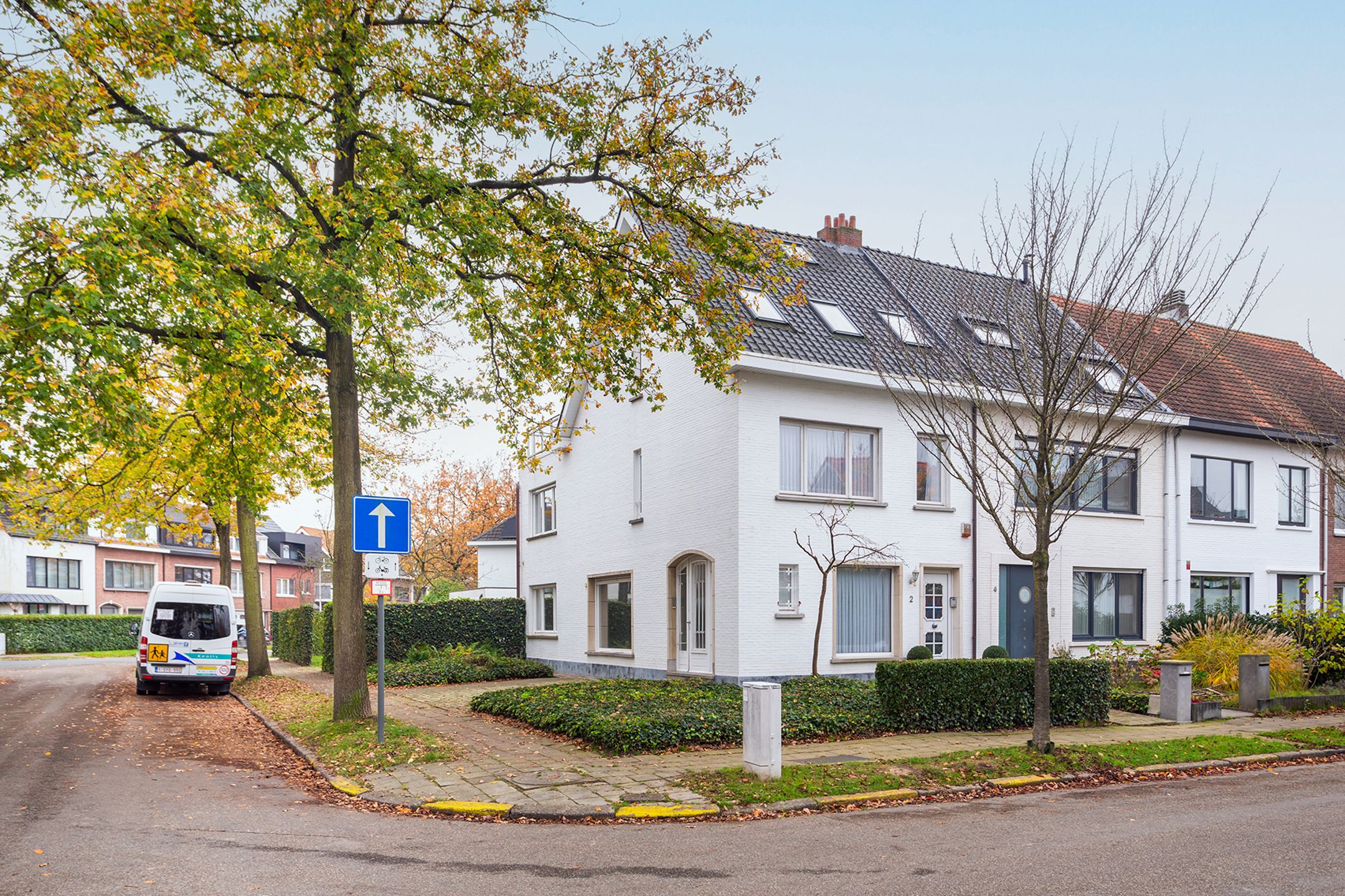 Opbrengsteigendom met 2 appartementen en 2 garageboxen foto 2