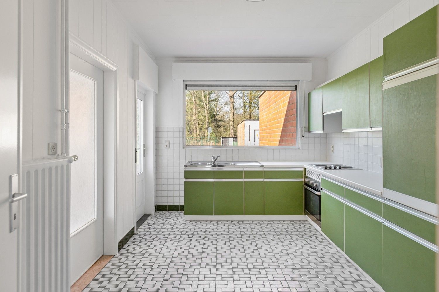 Landelijke halfopen bebouwing met grote tuin en 2 slaapkamers in Wijnegem! foto 8