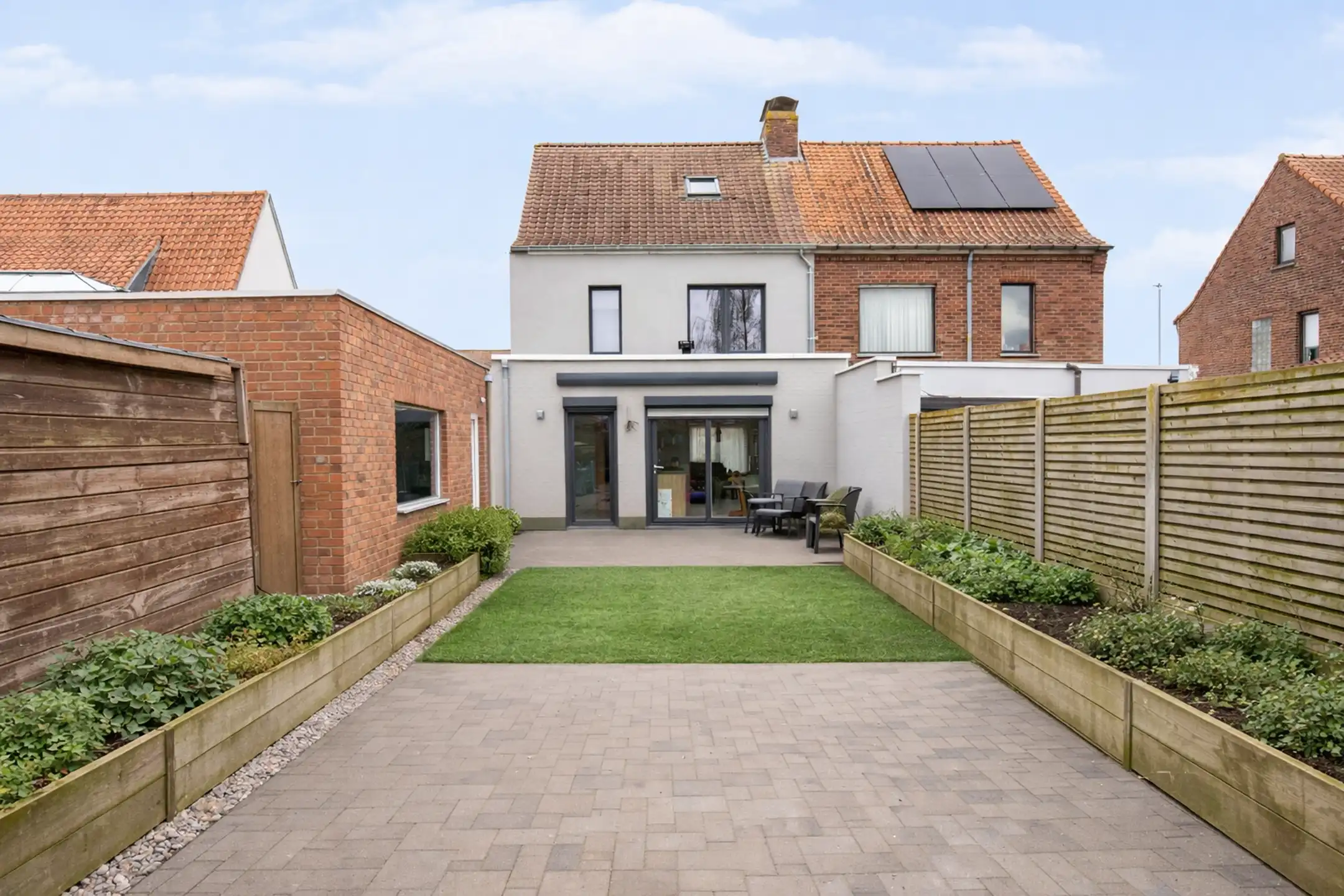 Halfopen woning met garage en tuin in Harelbeke foto 18