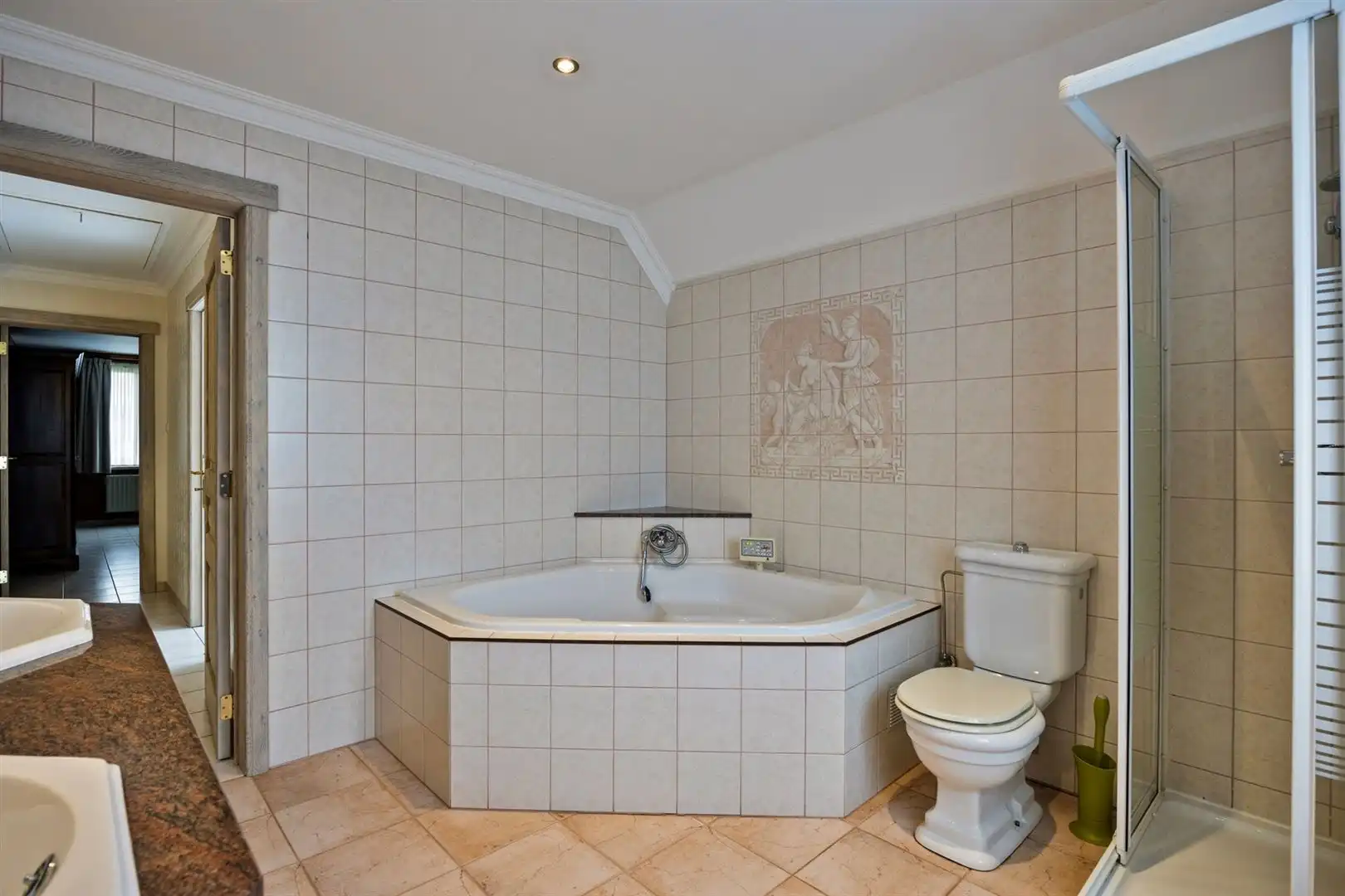 Exclusieve Villa met Luxe afwerking en idyllische tuin. foto 23