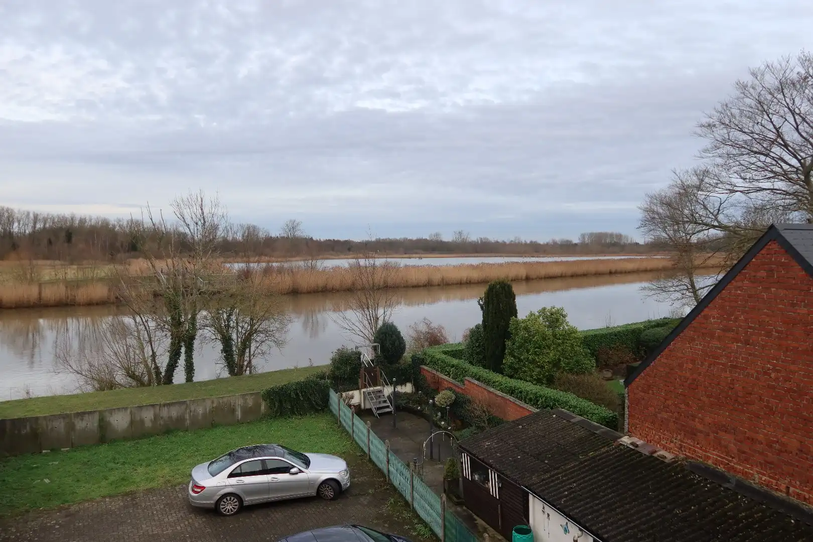 Gezellig dakappartement met 2 slk, terrasje en autostaanplaats foto 8
