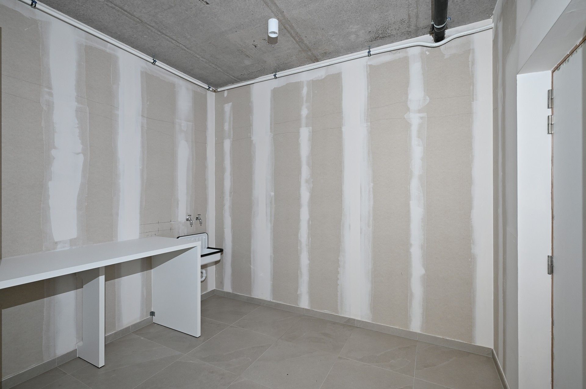 Ongemeubeld: moderne geothermische en energiezuinige woning te Knokke foto 26