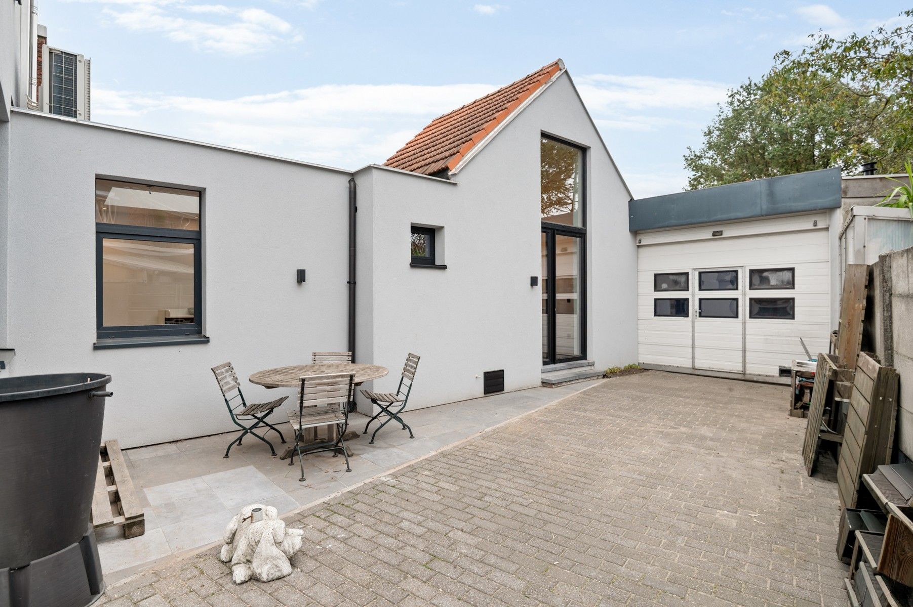 Woning met magazijn van 200 m² foto 2