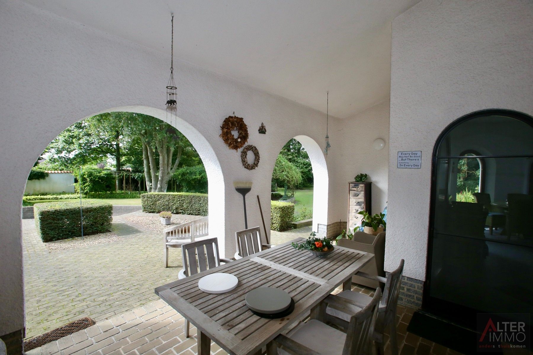 Unieke villa van meer dan 400 m² op een prachtig perceel van ca. 45 are! foto 15