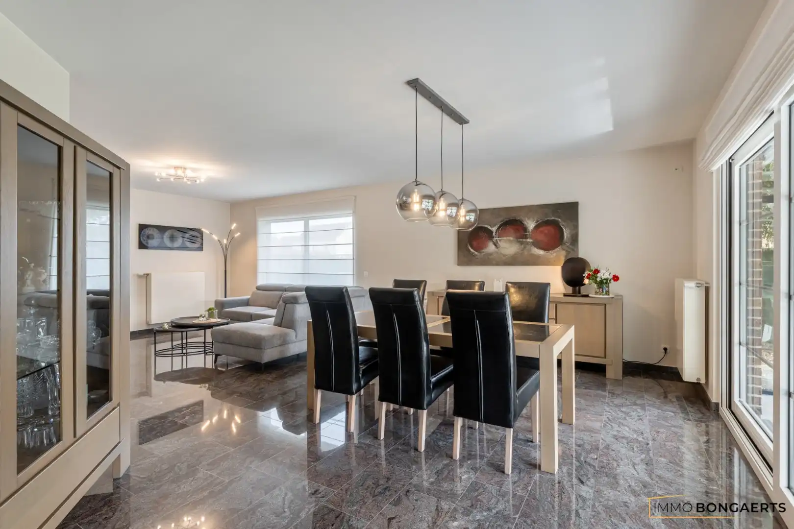 Ruime woning met 3 slaapkamers foto 8