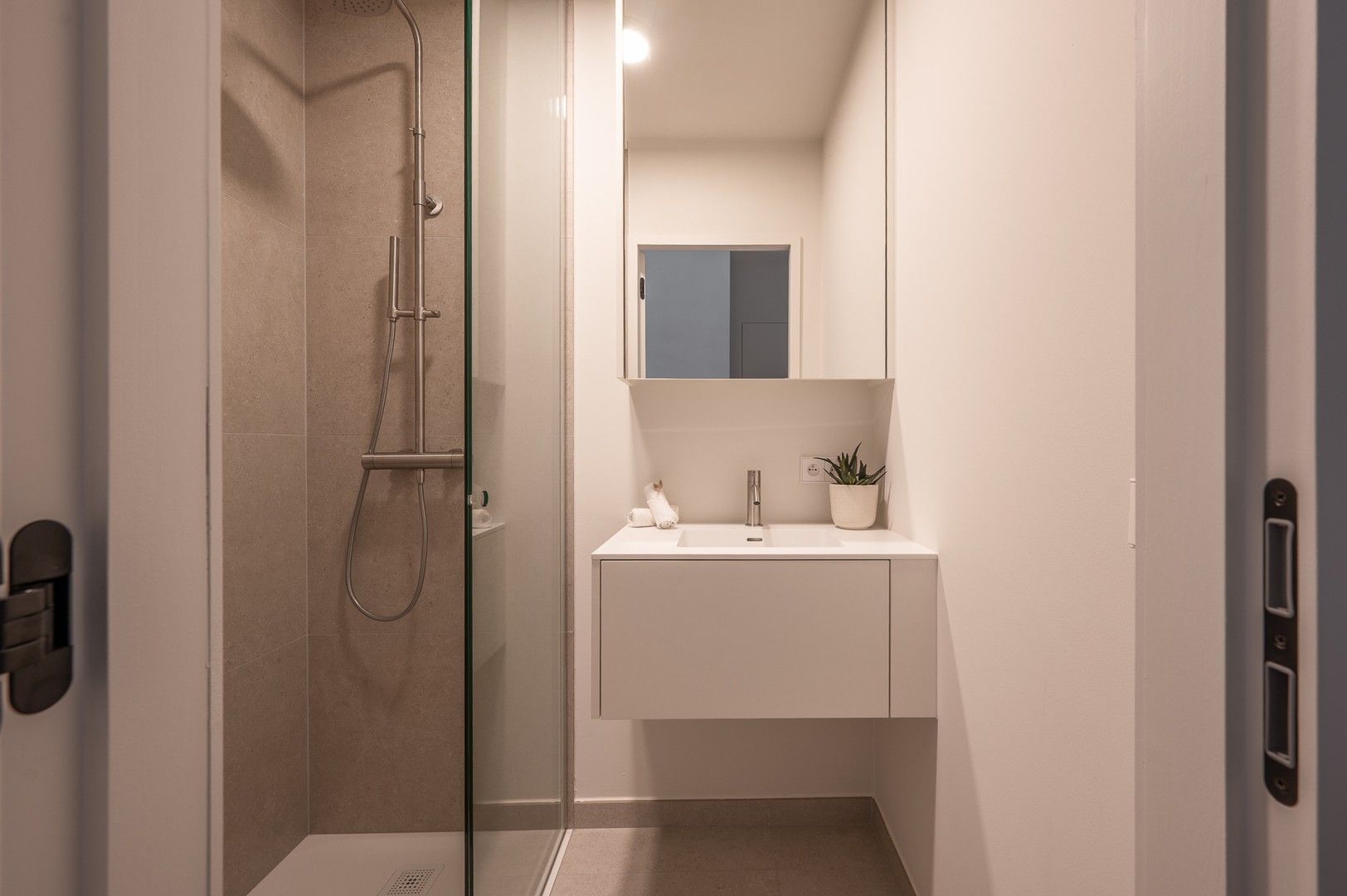 Nieuwbouw appartement op een centrale ligging te Knokke, vlakbij het Zegemeer en op wandelafstand van het strand. foto 18