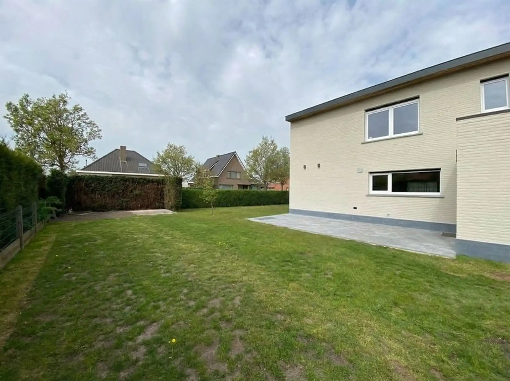 prachtig gerenoveerde woonst met 5 slaapkamers en 2 garages foto 33