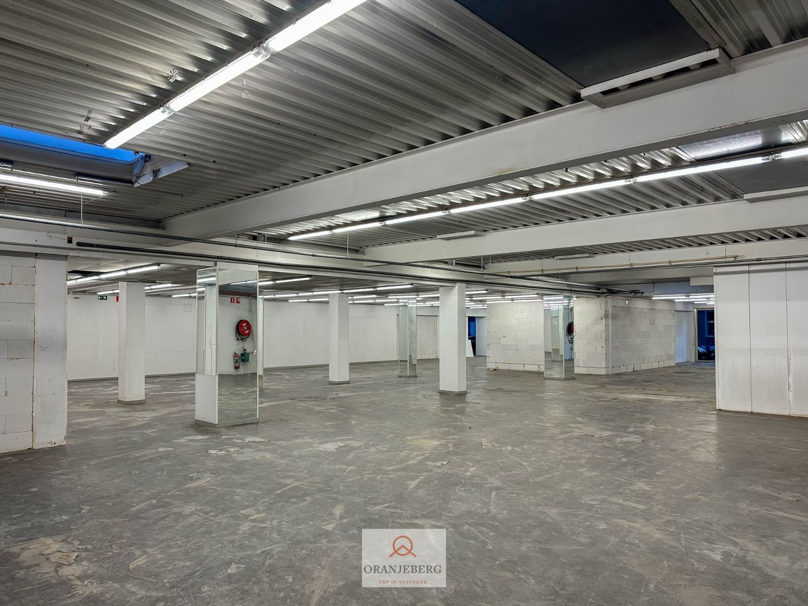 Uitzonderlijk ruim handelspand (609m²) te huur op TOPlocatie in Ledeberg foto 3