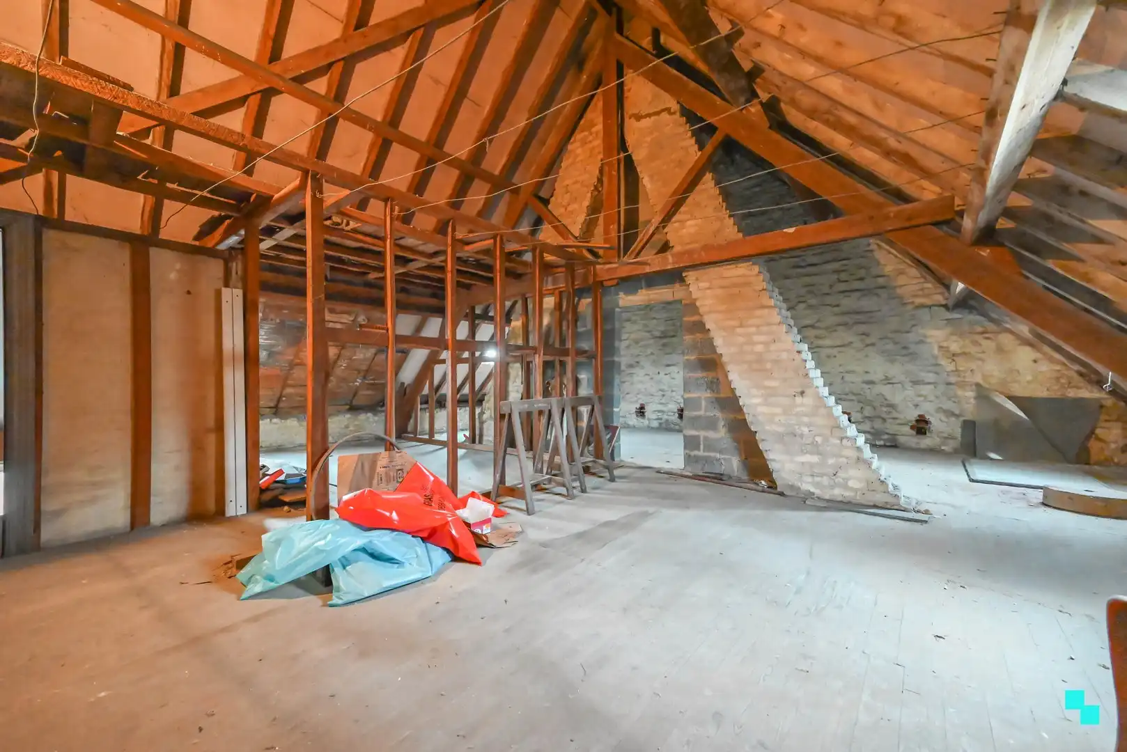 Zéér ruime ééngezinswoning met drie slaapkamers en bijgebouwen te Izegem foto 19