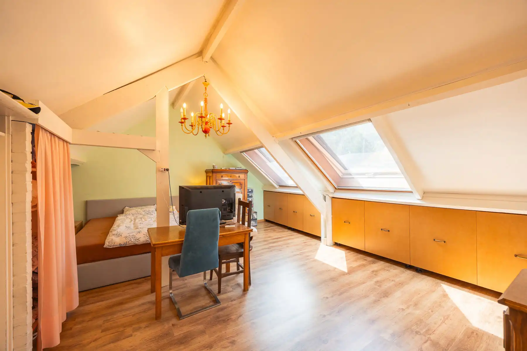 Mooie, gezellige woning met zonnige tuin op een toplocatie foto 18