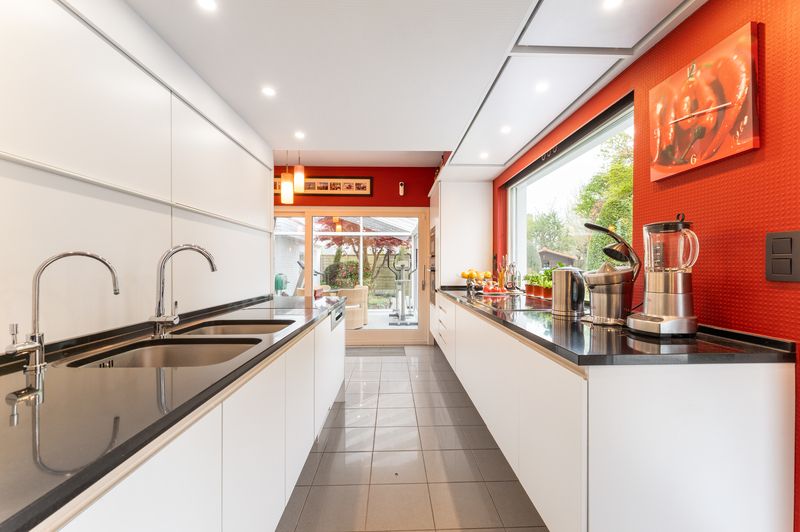 Roeselare - Stadsrand : charmante instapklare open bebouwing met prachtige tuin en ruim wooncomfort (3 slpks) 715 m² foto 6