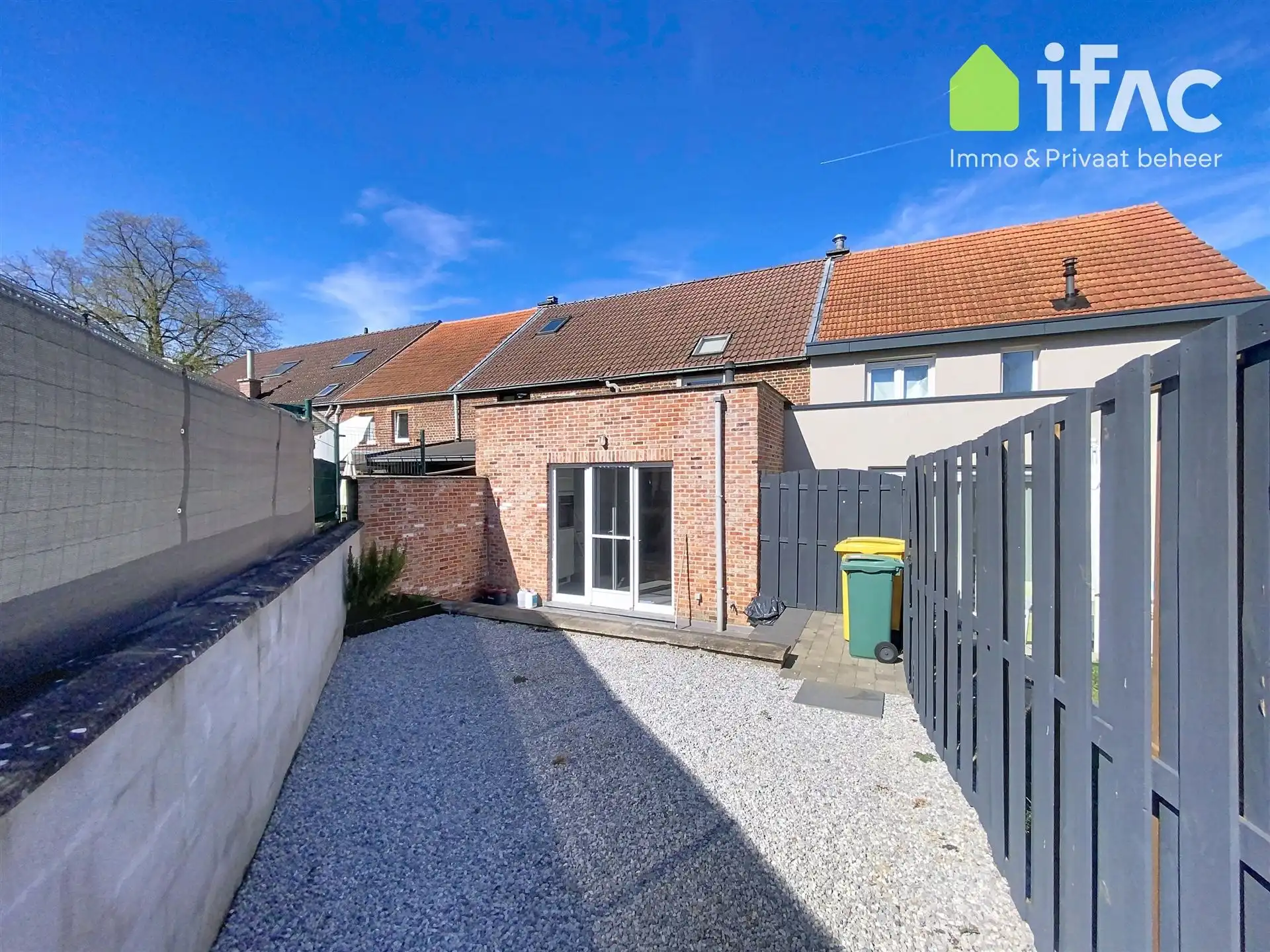 Gezellige rijwoning met 2 slaapkamers en terras foto 9