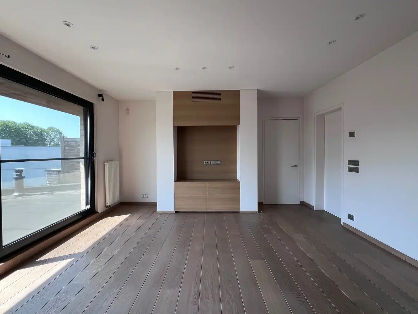 Instapklare woning met 5 slaapkamers en praktijk/kantoorruimte foto 10