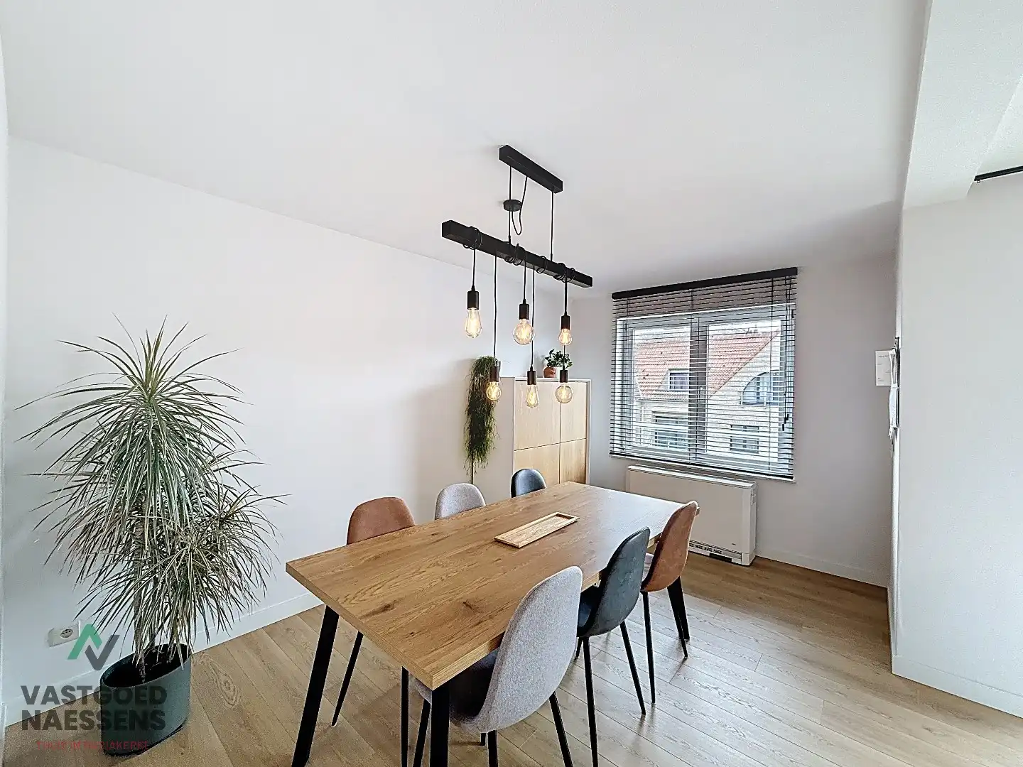 GEMEUBELD DUPLEX-APPARTEMENT MET 2 SLPK EN TERRAS  foto 3