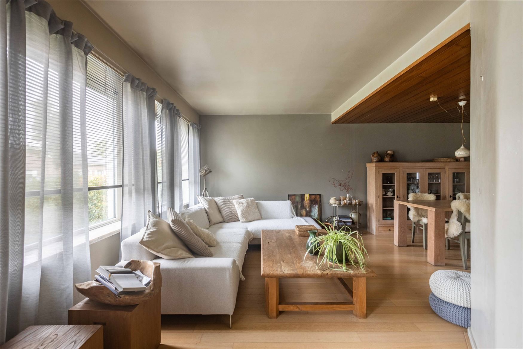 Charmante halfopen woning met tuin en garage te Drongen. foto 6