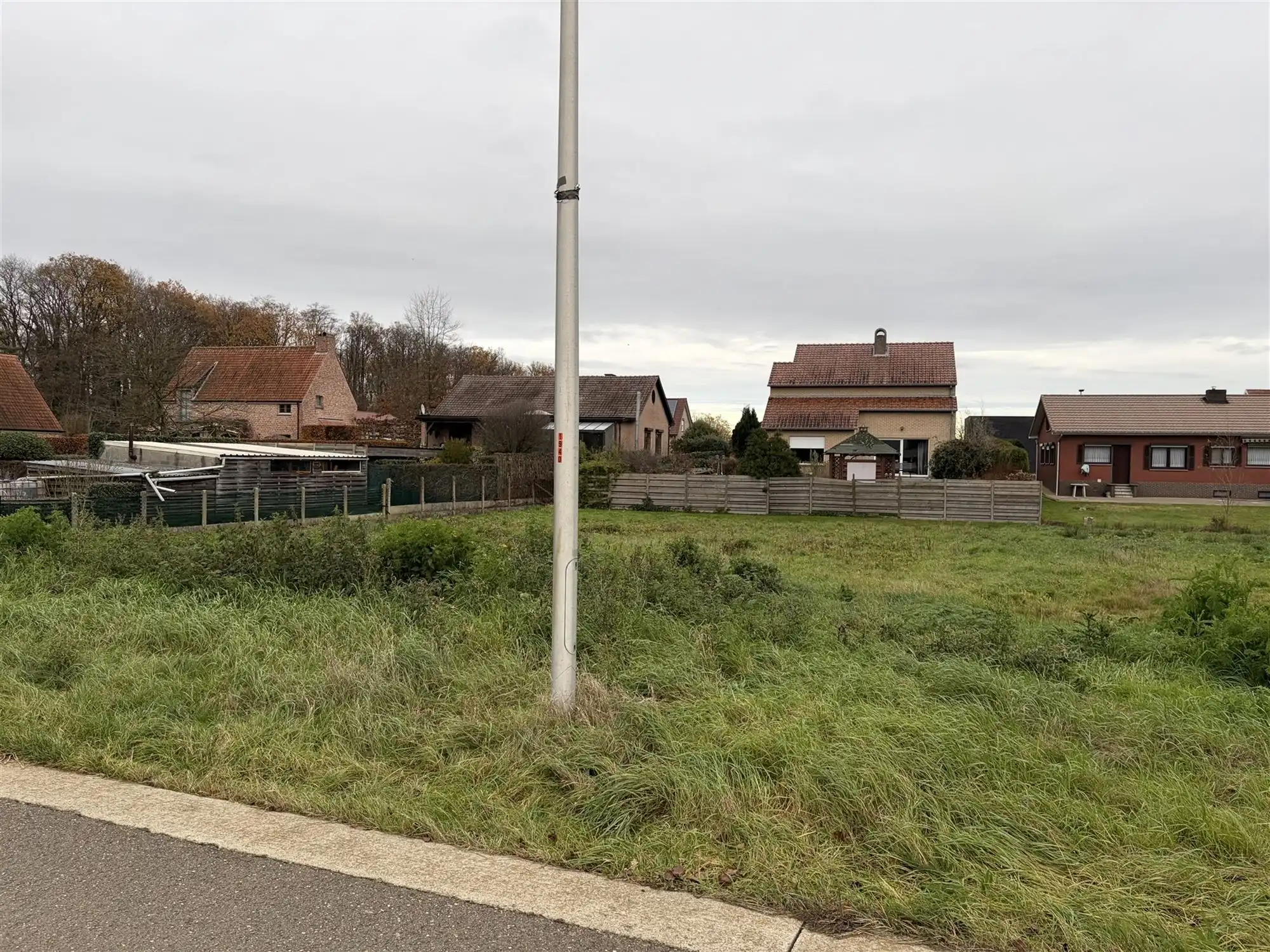 BOUWGROND OPEN BEBOUWING OP 7A35CA MET STRAATBREEDTE VAN 21,42 M TE DEURNE-DIEST foto 5