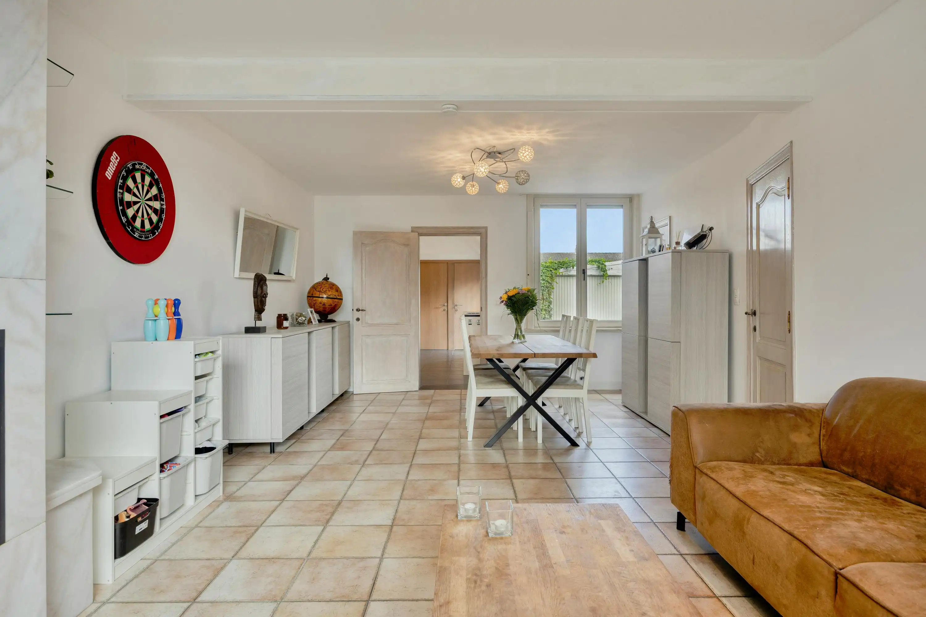 Lichtrijk en opgefrist huis te koop in Zedelgem foto 3