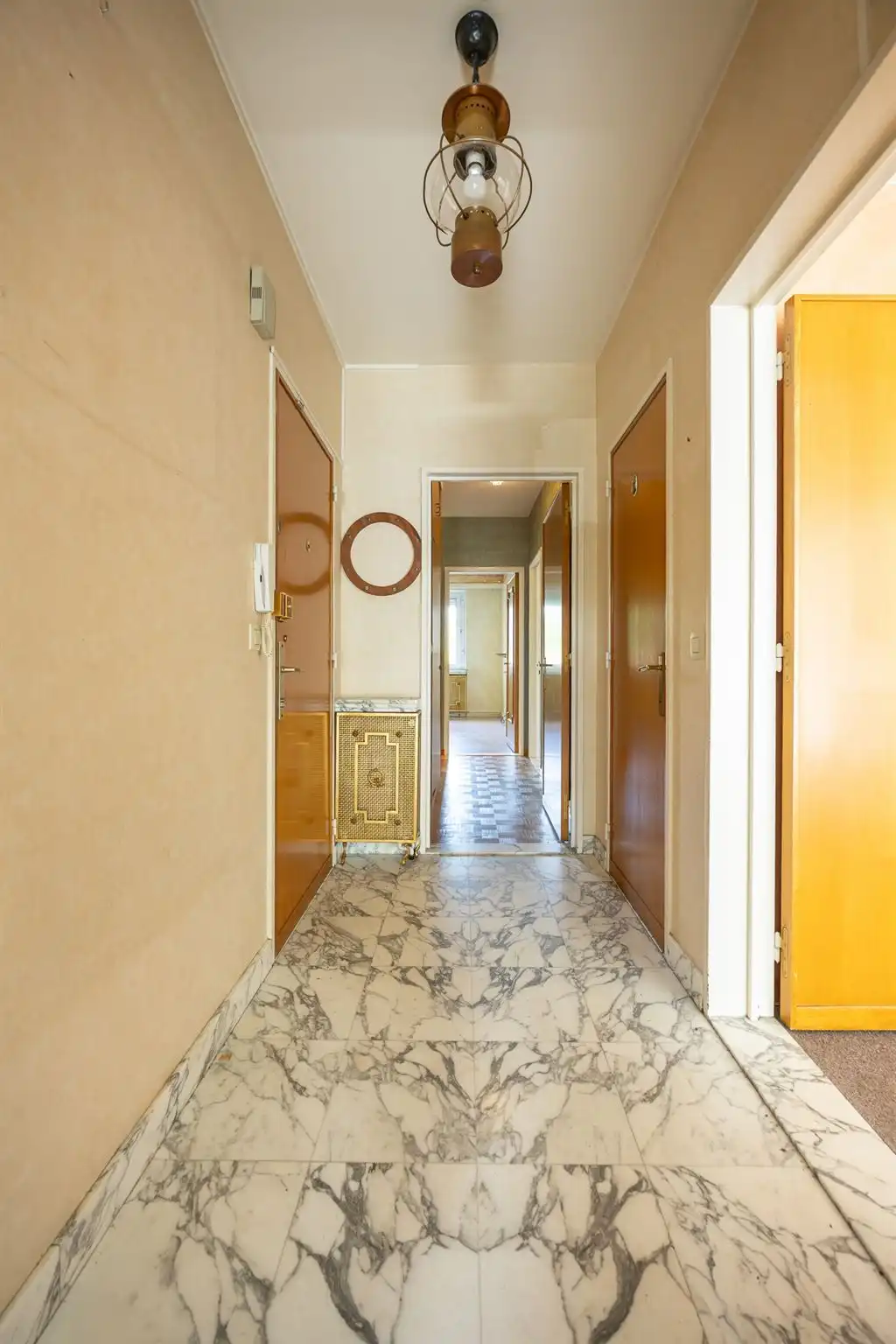 Gigantisch te renoveren appartement met 4 slpk foto 8
