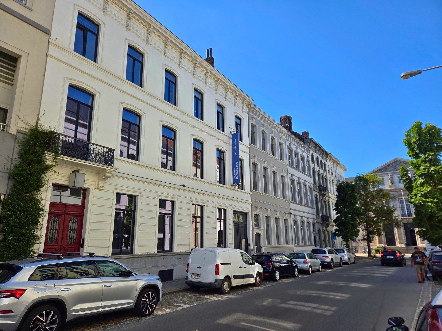 Kantoorruimte nabij de rechtbank van 325 m² foto {{pictureIndex}}