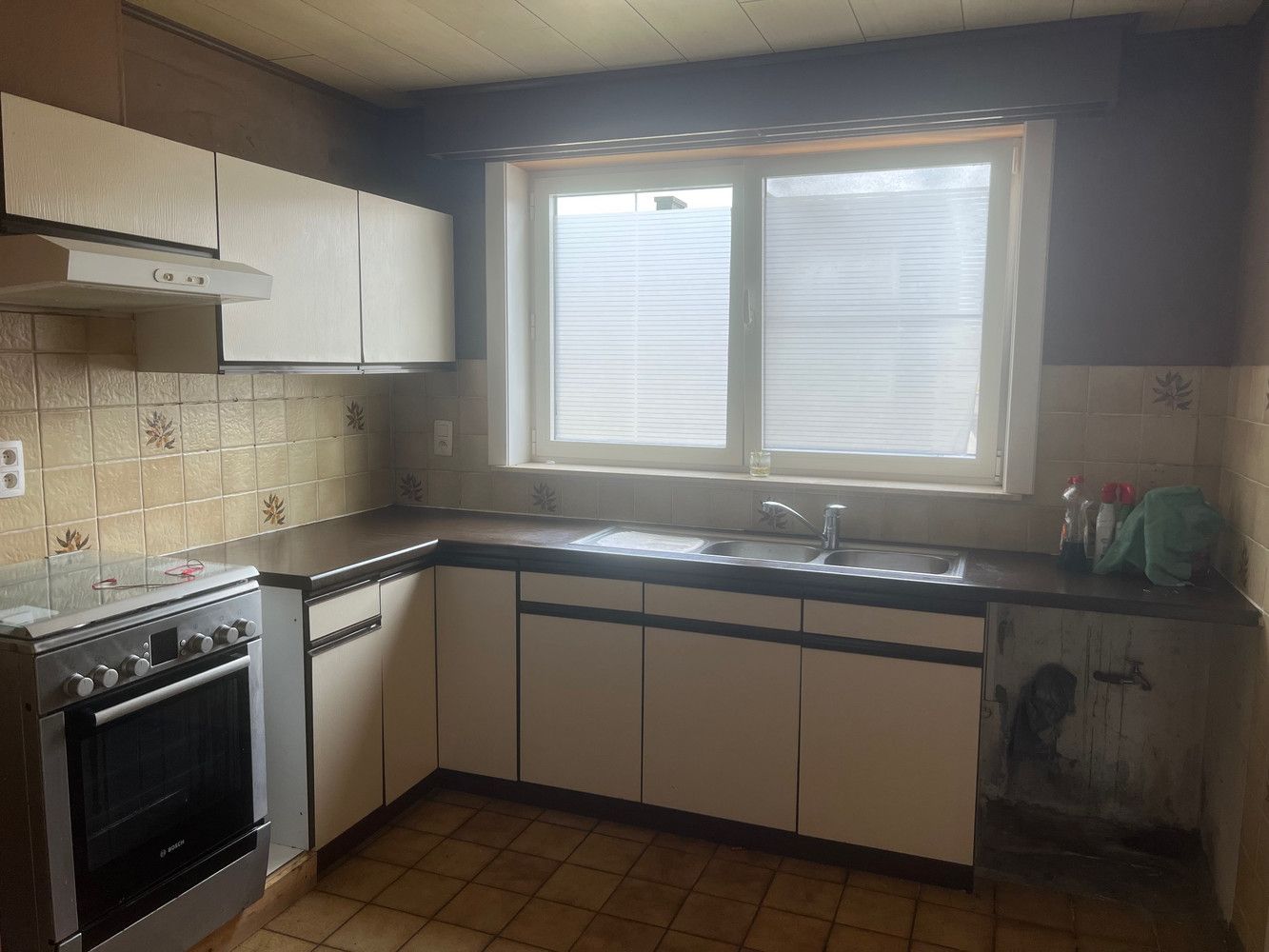 Twee slaapkamer appartement met ruime garage foto 4