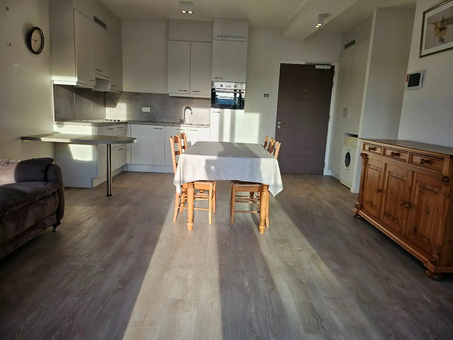 Recente assistentie flat in mooie luxe residentie 'Prinsenhof' nabij Stad Brugge. foto 5