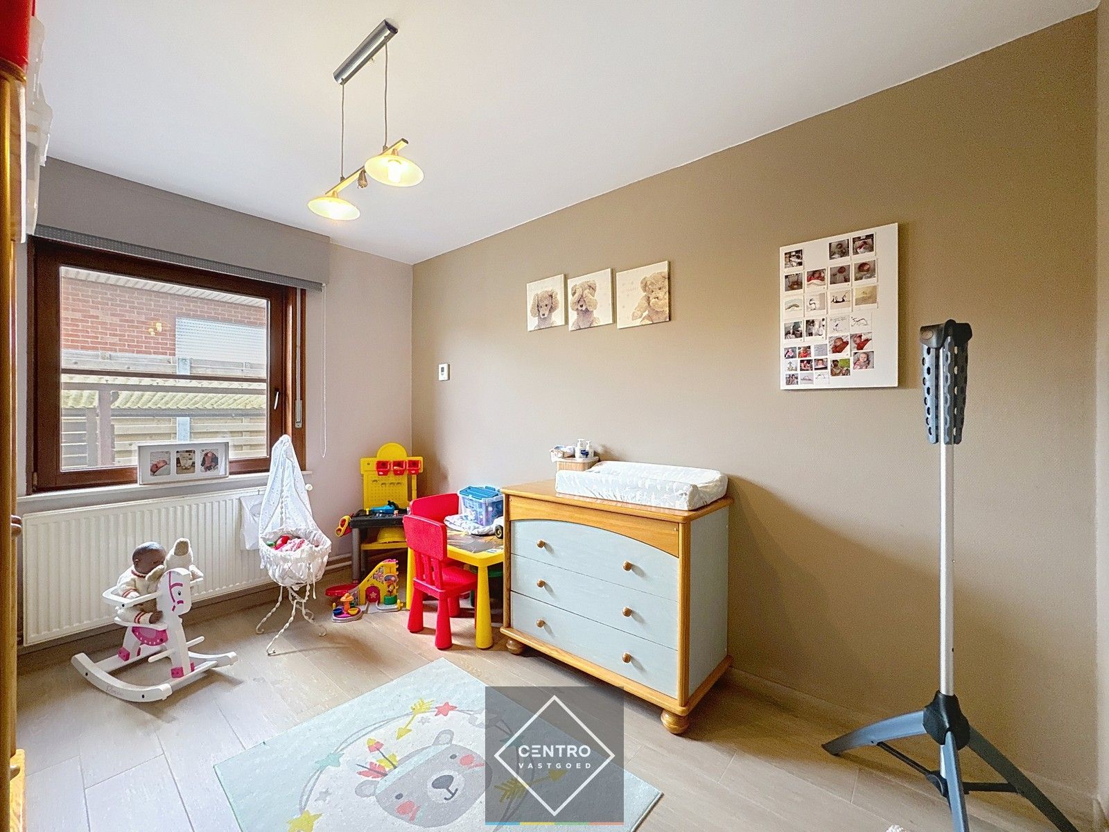Instapklare VILLA met 5 slpkms, dubbele garage en een ruime aangelegd tuin met terrassen en bijgebouwen in een rustige omgeving te Zuienkerke! foto 12