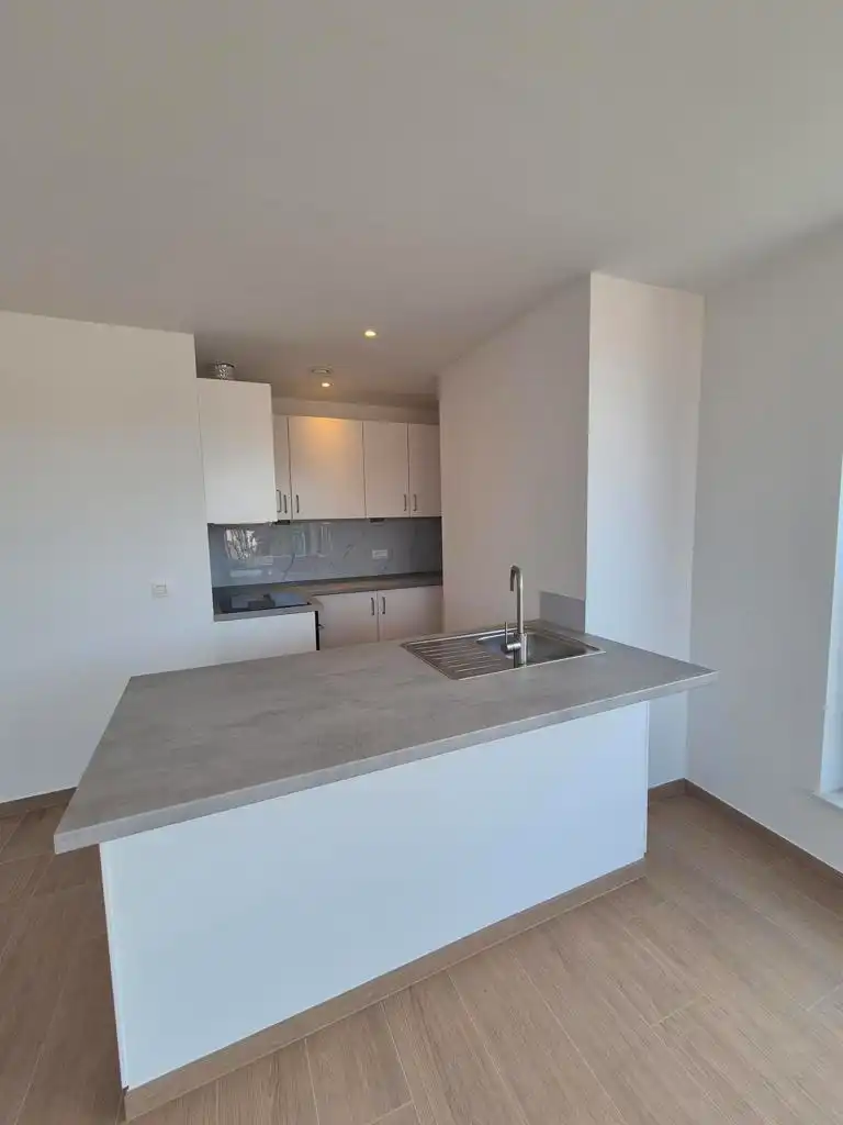 Nieuwbouw appartement met 2 slpks, terras, kelder foto 6