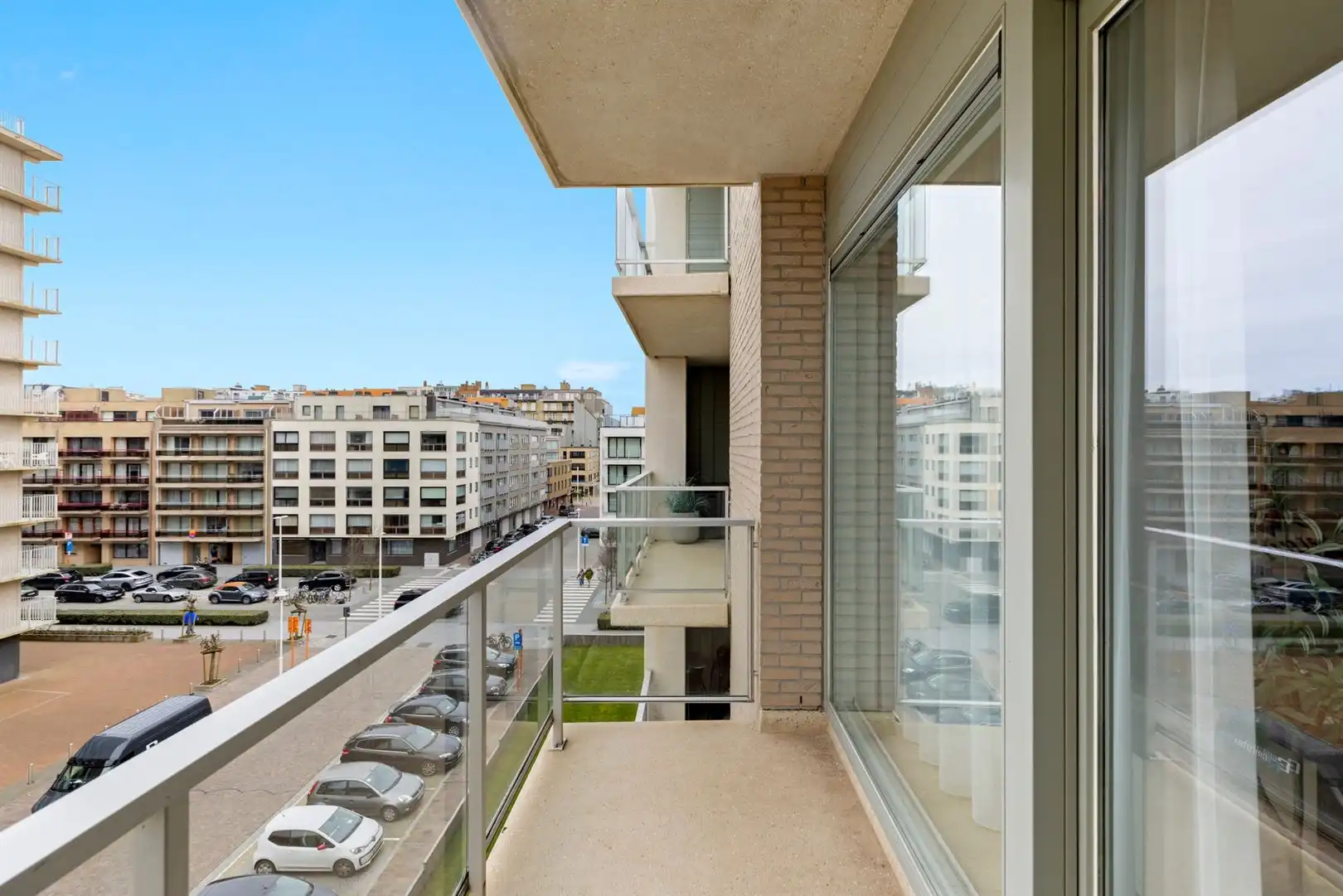 Bjzonder mooi afgewerkt appartement in topgebeouw foto 15