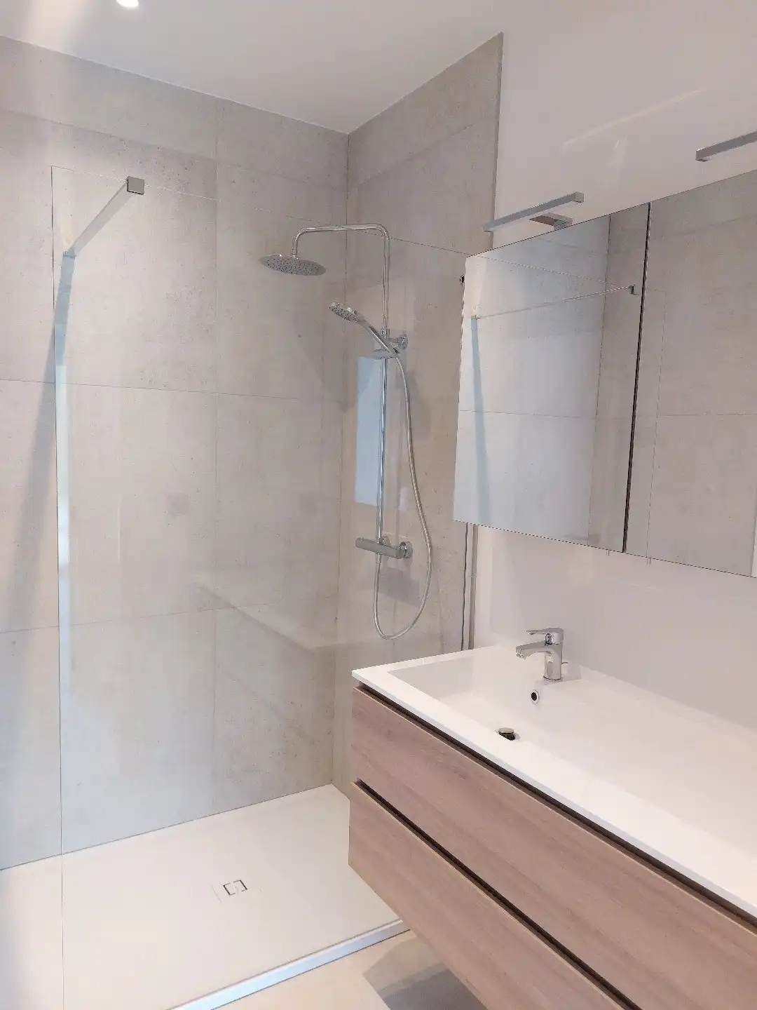 Instapklaar energieneutraal 2 slaapkamer nieuwbouw-appartement in Neerpelt centrum foto 9